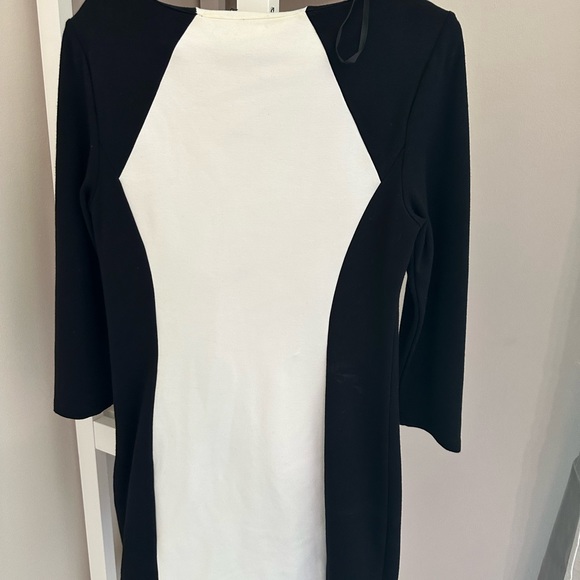 Large white/black BEBE dress - Picture 3 of 7
